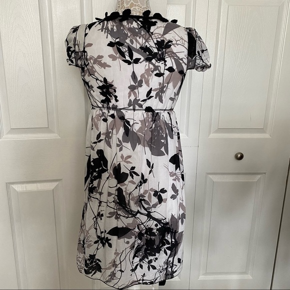 Max Studio dress V neck crochet detail cap sleeve cotton Elasticized below chest - Picture 3 of 9